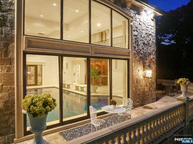 105 Chestnut Ridge Road, Saddle River, NJ 07458