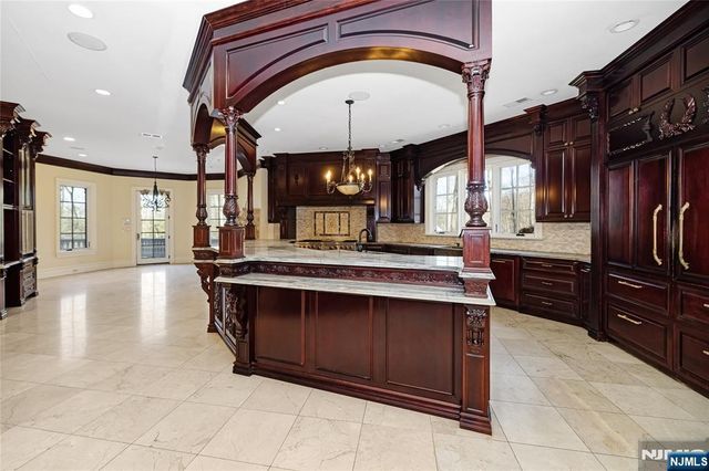 105 Chestnut Ridge Road, Saddle River, NJ 07458