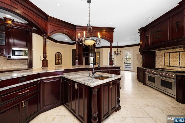 105 Chestnut Ridge Road, Saddle River, NJ 07458