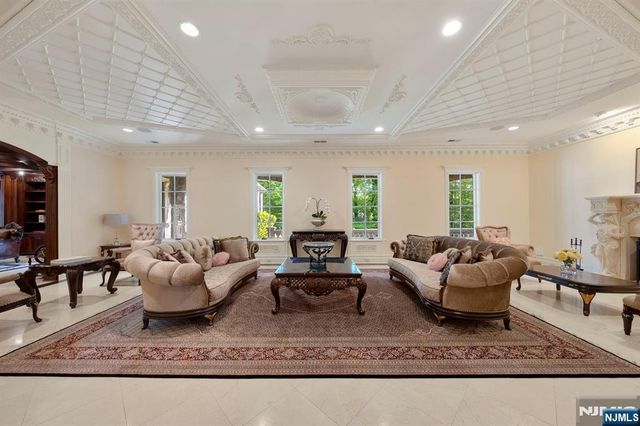 105 Chestnut Ridge Road, Saddle River, NJ 07458