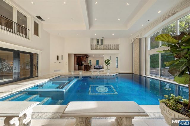 105 Chestnut Ridge Road, Saddle River, NJ 07458