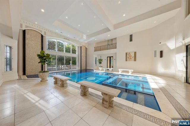 105 Chestnut Ridge Road, Saddle River, NJ 07458
