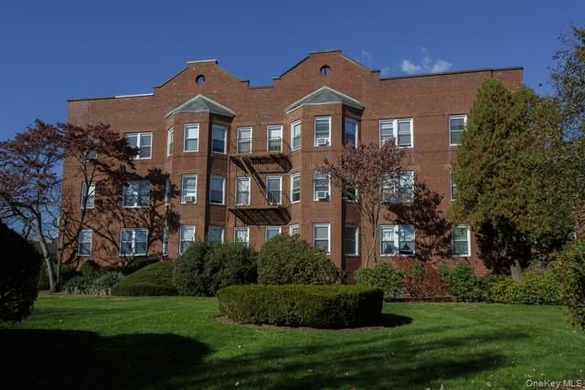 365 Stewart Avenue C23, Garden City, NY 11530