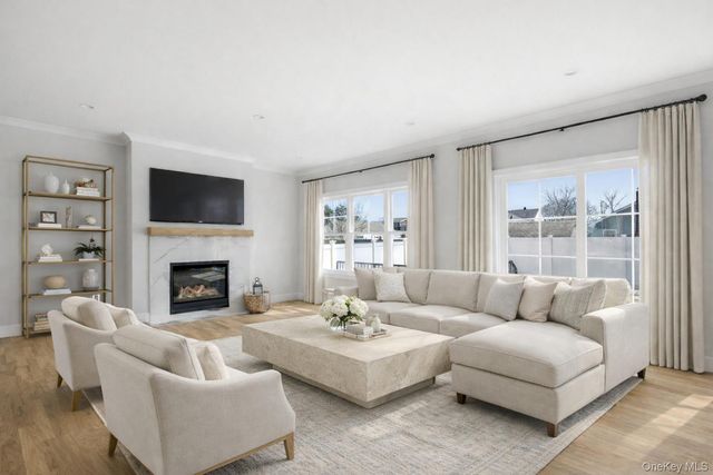 32 Massapequa Avenue, Massapequa Park, NY 11762