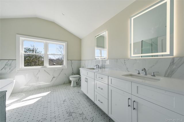 32 Massapequa Avenue, Massapequa Park, NY 11762