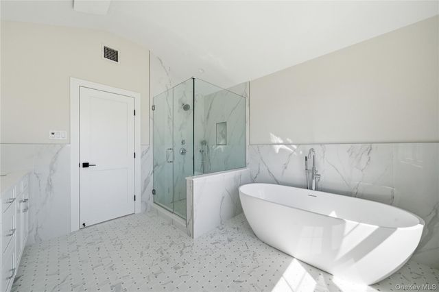 32 Massapequa Avenue, Massapequa Park, NY 11762