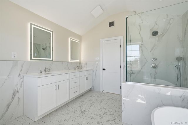 32 Massapequa Avenue, Massapequa Park, NY 11762