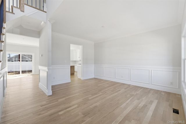 32 Massapequa Avenue, Massapequa Park, NY 11762