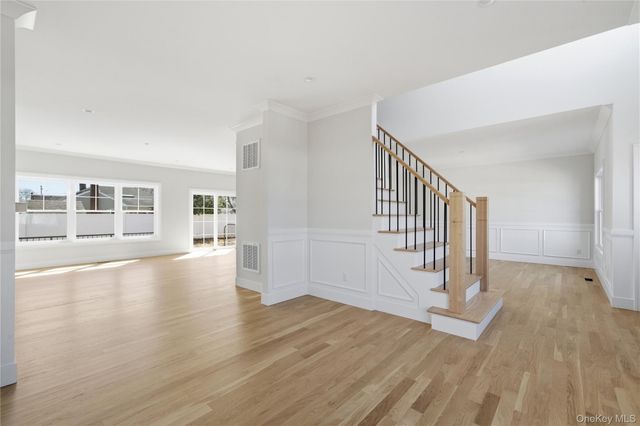 32 Massapequa Avenue, Massapequa Park, NY 11762