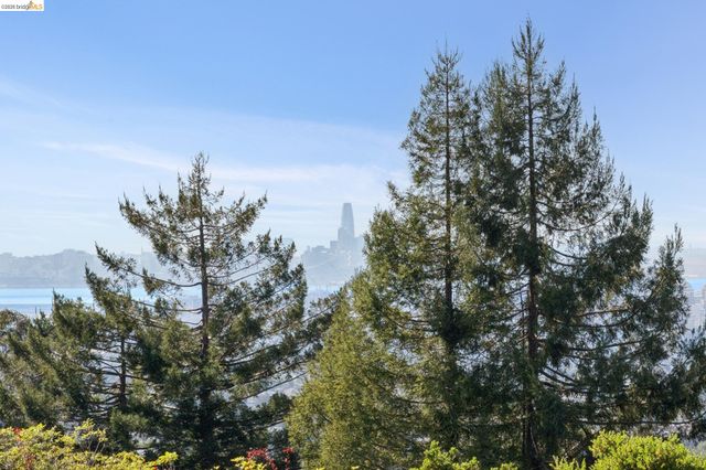 2825 Kitchener Ct, Oakland, CA 94602