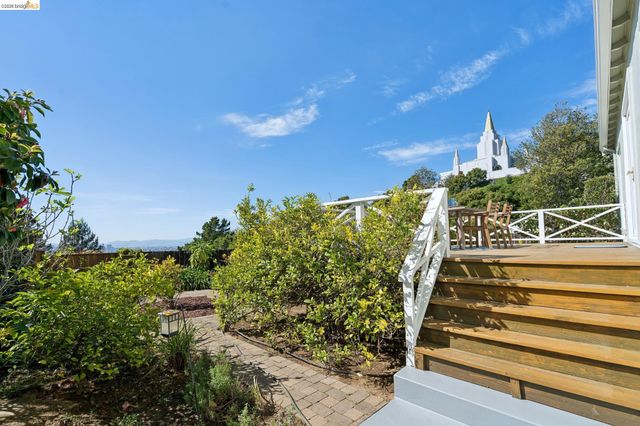 2825 Kitchener Ct, Oakland, CA 94602