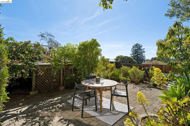 2825 Kitchener Ct, Oakland, CA 94602