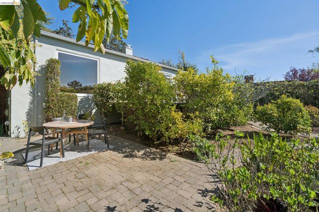 2825 Kitchener Ct, Oakland, CA 94602