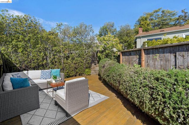 2825 Kitchener Ct, Oakland, CA 94602