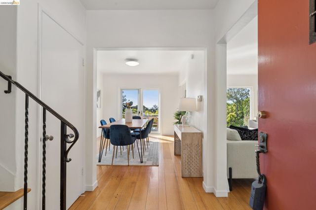 2825 Kitchener Ct, Oakland, CA 94602