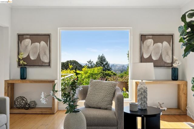 2825 Kitchener Ct, Oakland, CA 94602