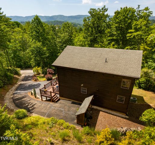 291 Bankers Bend, Mountain City, TN 37683