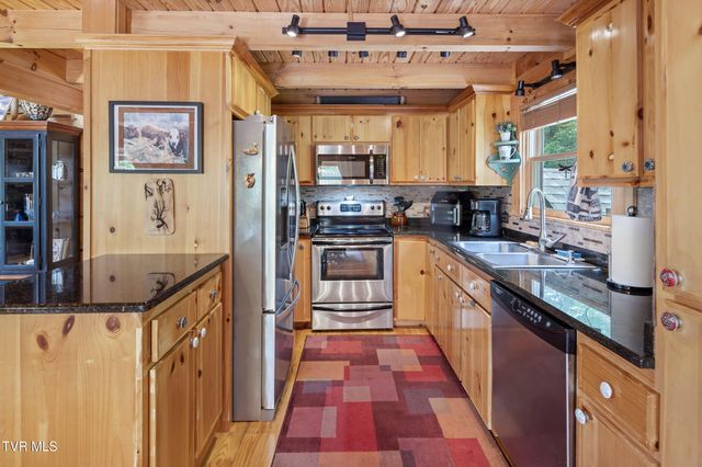 291 Bankers Bend, Mountain City, TN 37683