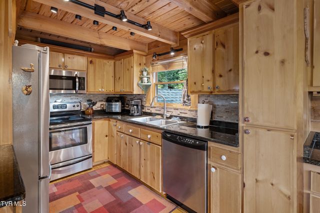 291 Bankers Bend, Mountain City, TN 37683
