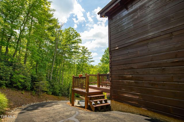 291 Bankers Bend, Mountain City, TN 37683