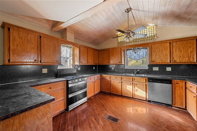 880 County Road 930, Teague, TX 75860