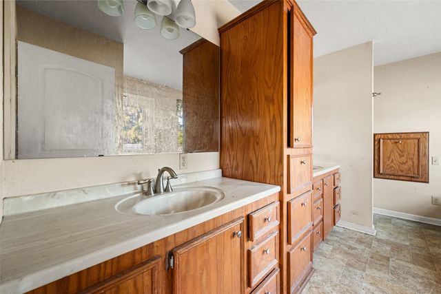 880 County Road 930, Teague, TX 75860