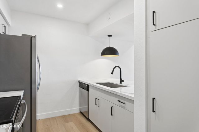 3313 N 68TH Street 203, Scottsdale, AZ 85251