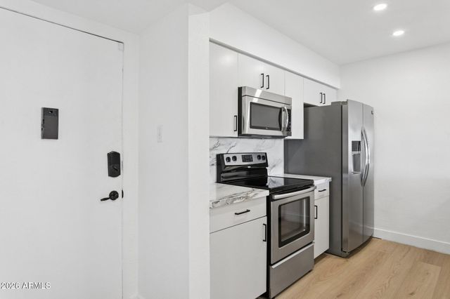 3313 N 68TH Street 203, Scottsdale, AZ 85251