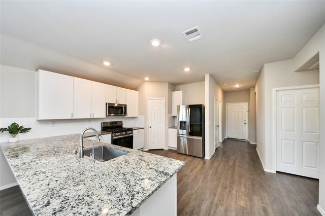 309 Cumberland Forest Drive, Magnolia, TX 77354