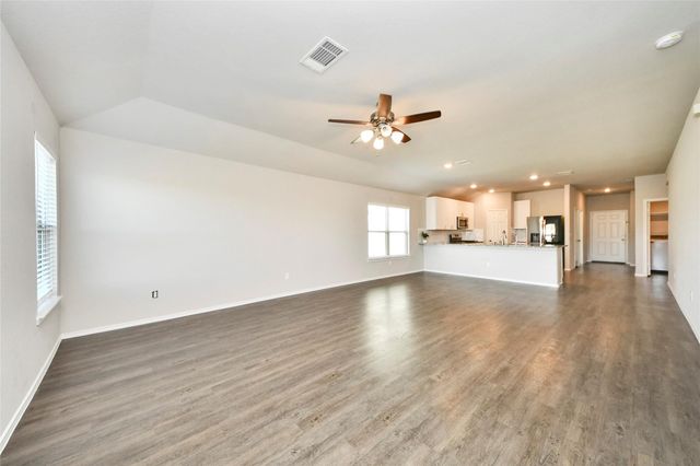 309 Cumberland Forest Drive, Magnolia, TX 77354