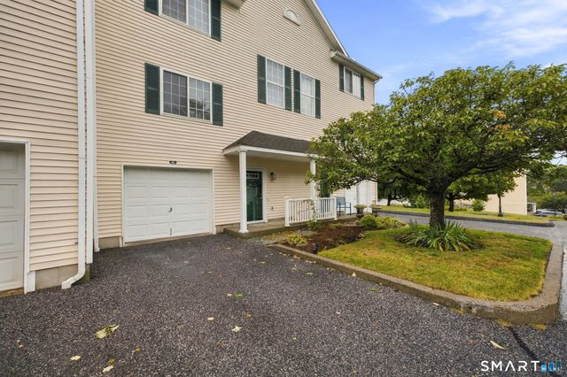 14 South Street 61, Danbury, CT 06810