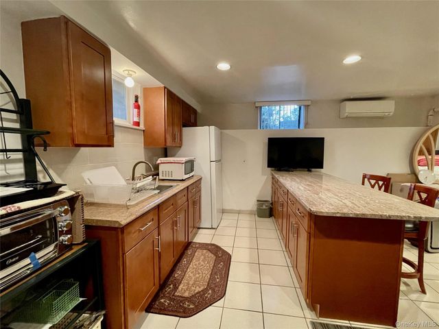 169 Old Mamaroneck Avenue B1, White Plains, NY 10605