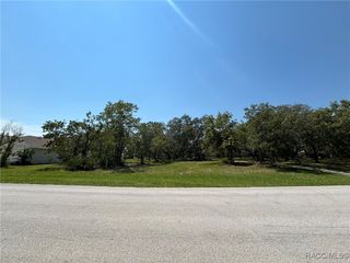 60 Woodfield Circle, Homosassa, FL 34446