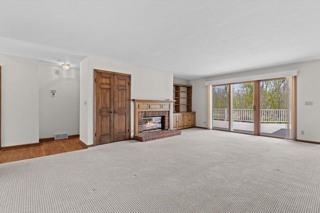 1720 Bradford DRIVE, Mequon, WI 53092