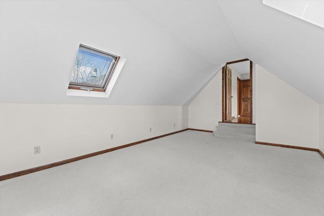 1720 Bradford DRIVE, Mequon, WI 53092