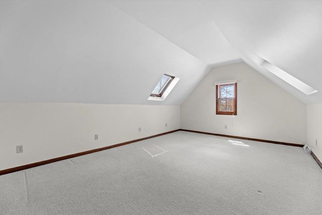 1720 Bradford DRIVE, Mequon, WI 53092