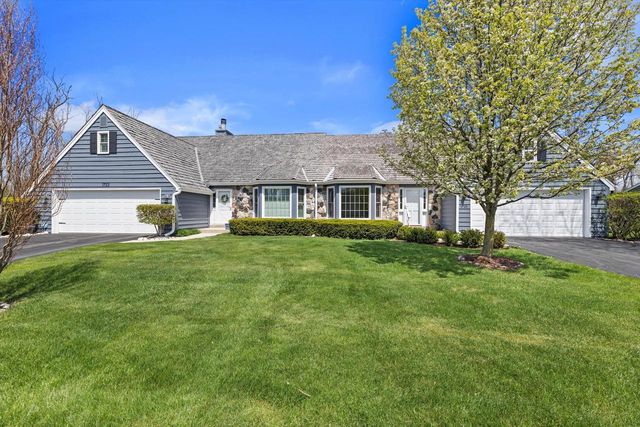1720 Bradford DRIVE, Mequon, WI 53092