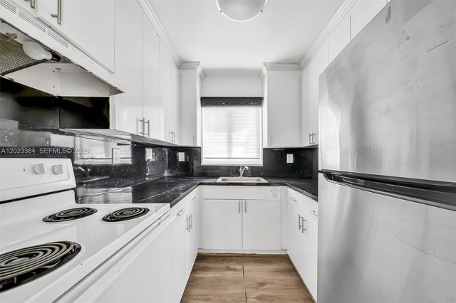 2011 Bay Dr 8, Miami Beach, FL 33141