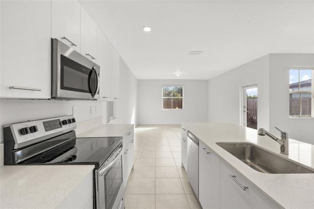 2441 NW 131st Circle 2441, Miami, FL 33167