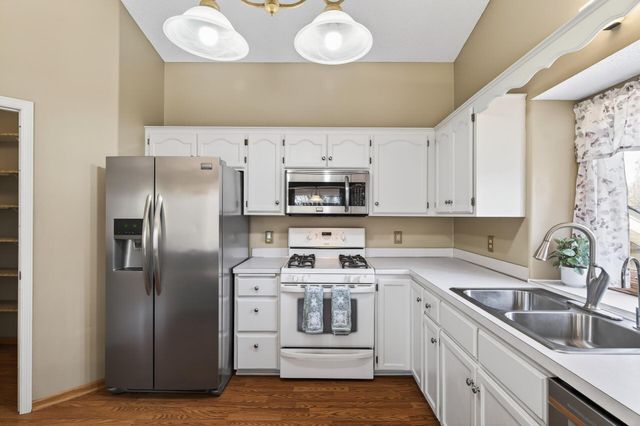 2810 Oak Ridge Drive, Monticello, MN 55362