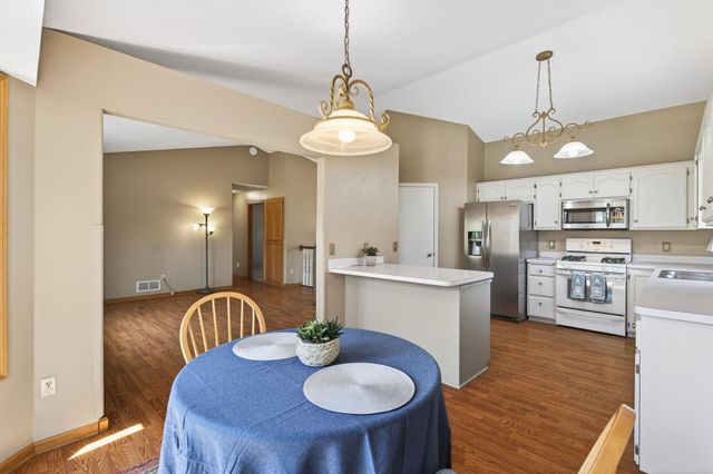 2810 Oak Ridge Drive, Monticello, MN 55362