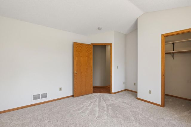 2810 Oak Ridge Drive, Monticello, MN 55362