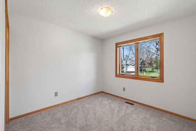 2810 Oak Ridge Drive, Monticello, MN 55362