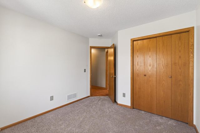 2810 Oak Ridge Drive, Monticello, MN 55362