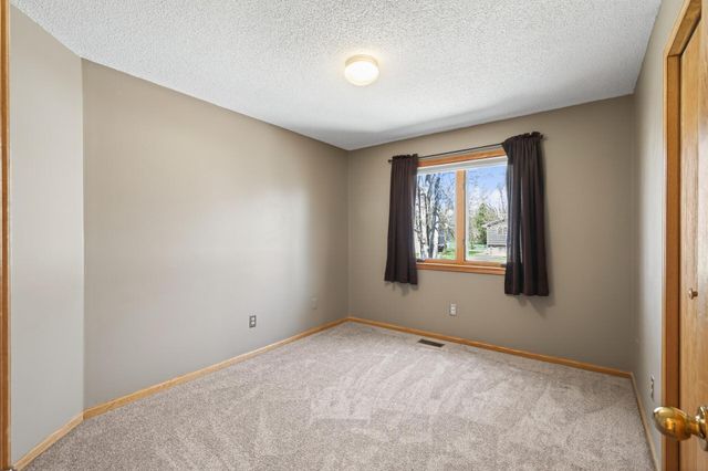 2810 Oak Ridge Drive, Monticello, MN 55362