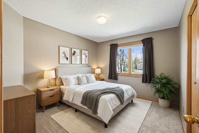 2810 Oak Ridge Drive, Monticello, MN 55362