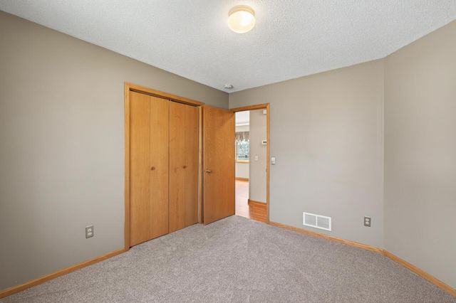 2810 Oak Ridge Drive, Monticello, MN 55362