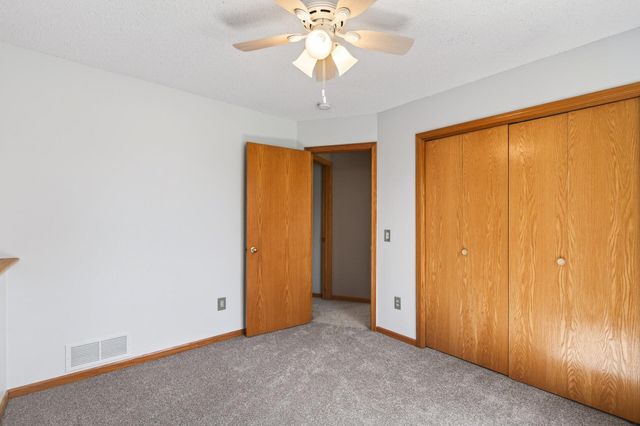 2810 Oak Ridge Drive, Monticello, MN 55362