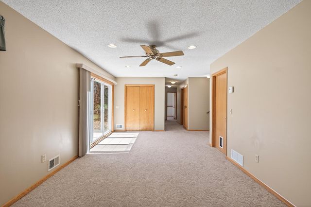 2810 Oak Ridge Drive, Monticello, MN 55362