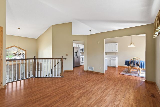 2810 Oak Ridge Drive, Monticello, MN 55362